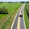 Na rood, groen en paars nu weer een gele middenstreep op de weg: dit is de betekenis