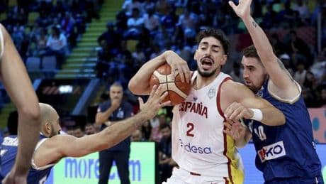 España arrolla a Chipre con un festival de triples