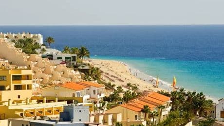 Brit girl, 5, dies after being pulled from swimming pool on family holiday in Spain