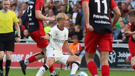 Borussia-Nachwuchs in Rheine am Ball: Flecks Debüt bei den Gladbach-Profis - Vorspielen für die Zukunft
