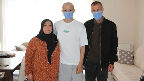 5 yılda 3’üncü kez lösemiye yakalanan Kadir, hastalığı yenecek ve üniversiteye devam edecek