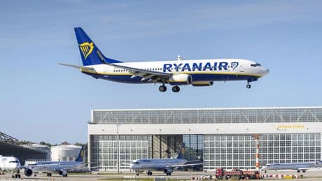 La UE aprueba el reglamento que permite a las aerolíneas cobrar por el equipaje de mano con el voto en contra de España