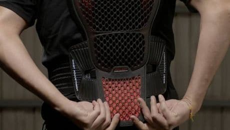 Cinco protecciones que podrían salvarte la vida si tienes un accidente en moto