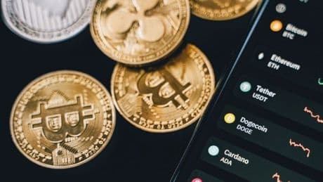 Bitcoin'den tarihi rekor: 121 bin doları aştı