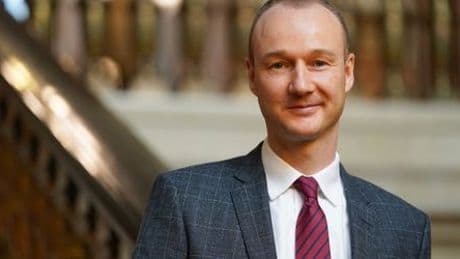 Antisemitismus in Hamburg: Stefan Hensel berichtet von Angriff mit Kind im Auto