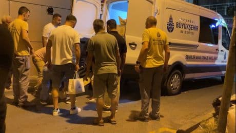 Şişli'de çilingirle eve girdi; kardeşini ölü buldu