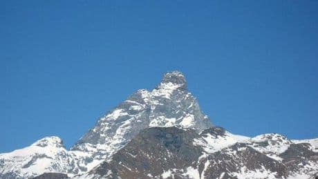 Valanga in Svizzera, travolte diverse persone: in corso operazione su larga scala sull'Eiger