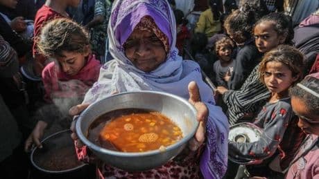 Nach Blockade: Erste Hilfsgüter laut Israel im Gazastreifen
