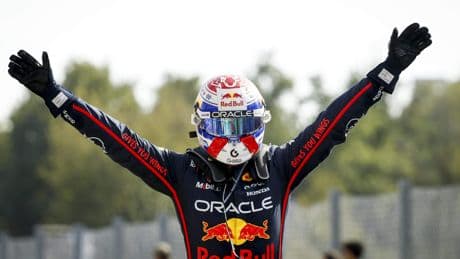 Max Verstappen raakte niet in de war in chaotische openingsfase: ’Ik zag dat mijn snelheid goed was’