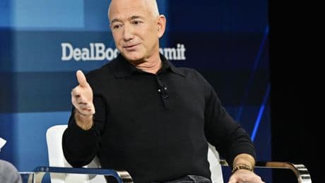 Jeff Bezos investit dans l’automobile : découvrez la première image de son pick-up électrique