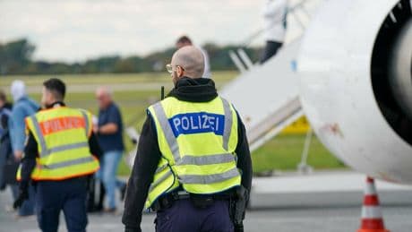 Migration: „Enormer Erfolg“: Österreich schiebt als erster EU-Staat wieder nach Syrien ab