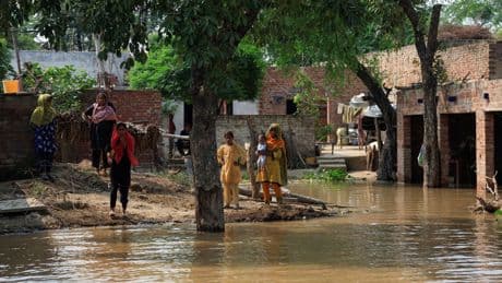 Cinco fallecidos y varios heridos por fuertes lluvias en el noreste de India