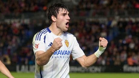 Iván Azón espera al Valencia