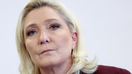 Marine Le Pen ne trouve "aucune excuse" à Bruno Retailleau