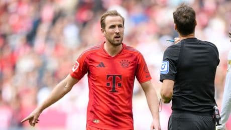 Gelbsperre - So läuft Kanes Meister-Party auf der Tribüne