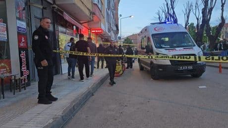 Çorum'da bir şahıs çıkan kavgada yanlışlıkla kendini vurdu