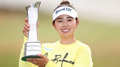 Miyu Yamashita holds off Charley Hull to win first major at Women's Open