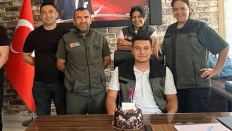 Türkiye 10 şehidine ağlarken AKP'li başkanın oğlu Orman Müdürlüğü'nde doğum günü kutladı