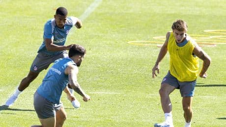 Simeone recuperó dos jugadores en la sesión dominical