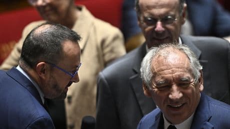 Retraites : la motion de censure socialiste échoue à renverser François Bayrou
