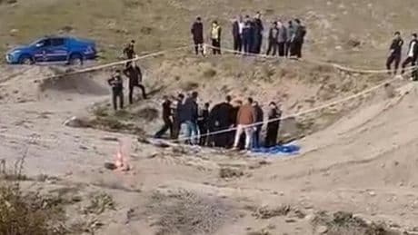 Nevşehir'de battaniyeye sarılıp toprağa gömülmüş erkek cesedi bulundu