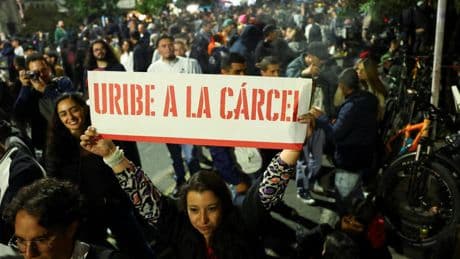 Petro sale reforzado tras la condena contra Álvaro Uribe mientras EEUU denuncia el acoso judicial en Colombia