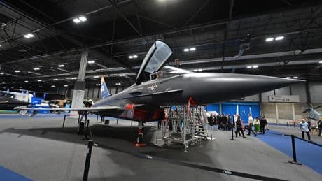 El sector de la defensa, pendiente de las decisiones de Sánchez