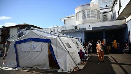 Mayotte: le ministre de la Santé veut faciliter les évacuations sanitaires avec la mise en place d'un "guichet unique"