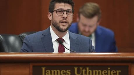 Florida's state attorney general ignores court order to stop arresting illegal aliens