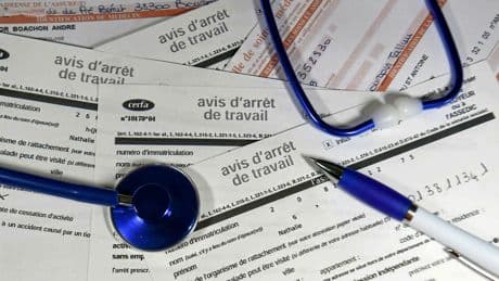 Arrêt maladie et report des congés payés : panique dans les entreprises !