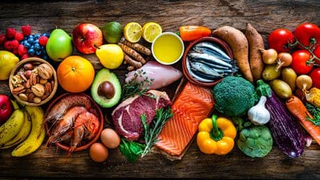 Bis zu 15 Jahre länger leben - Mit natürlichen Nährstoffen Vitamin-Pillen sparen
