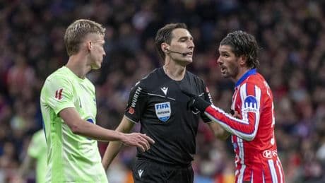De Burgos Bengoechea, favorito para pitar la final Barça-Madrid