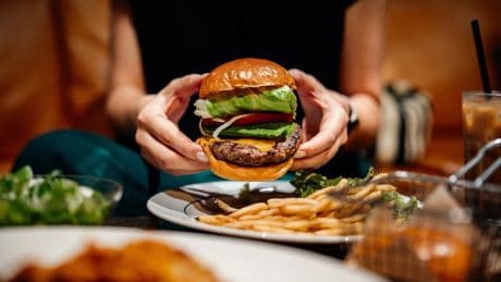 28. Mai ist Burger Tag: Ernährungsexperte gibt 5 Tipps für gesunde Burger