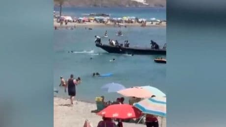 Castell de Ferro reafirma su compromiso tras la llegada de migrantes a una de sus playas: "Rechazamos cualquier actitud racista"