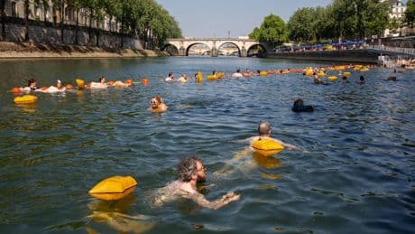 « Me voilà en train de nager dans la Seine » : on a testé pour vous la baignade au cœur de Paris