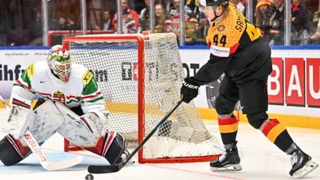 Auftaktsieg bei der Eishockey-WM: Solides Stück Arbeit