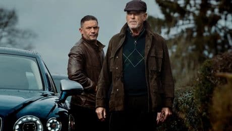 'Tierra de mafiosos', final explicado: Tom Hardy, Pierce Brosnan y una guerra abierta en Londres