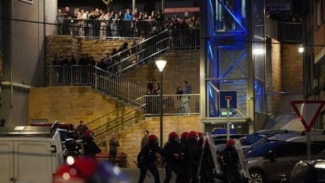 Bilbao condena los incidentes del gaztetxe de Rekalde: «Los disturbios no los inició la Ertzaintza, sino los violentos»
