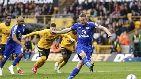 El Wolves le amarga la existencia a Jamie Vardy