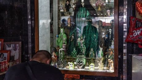 De verering voor de Heilige Dood in Mexico is populair: ‘Mensen noemen ons satanisch’
