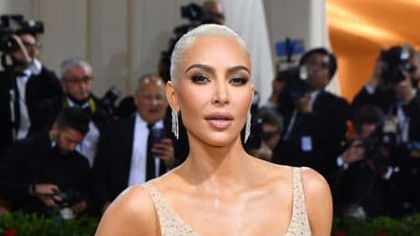 "Papys braqueurs", fuite rocambolesque... Le récit minute par minute du braquage de Kim Kardashian