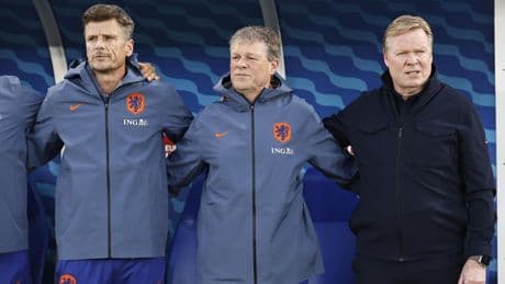 Bondscoach Ronald Koeman staat voor fraai jubileum op de bank van het Nederlands elftal
