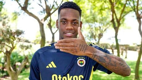 Fenerbahçe'nin yeni transferi Jhon Duran: 'Farklı ülkelerden teklifler vardı'