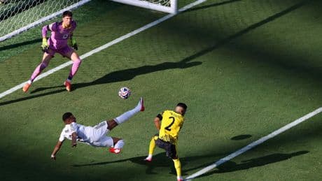 El Madrid pasa del rodillo al susto contra el Dortmund para desafiar en semifinales al PSG