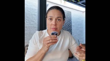 Isabella Díaz, médico y entrenadora: "Comer proteína es lo que te va a quitar las ganas de dulce"