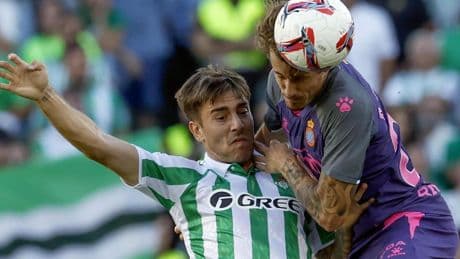 Iker Losada, con Covid, baja en el Betis para el stage de Inglaterra