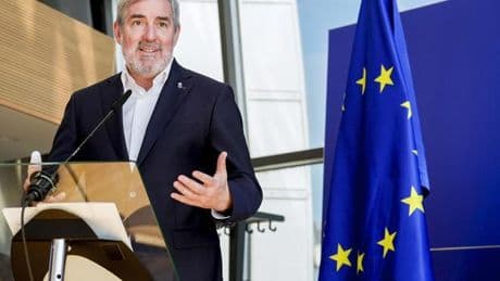 El presidente de Canarias pide una estrategia europea para atender a los menores no acompañados