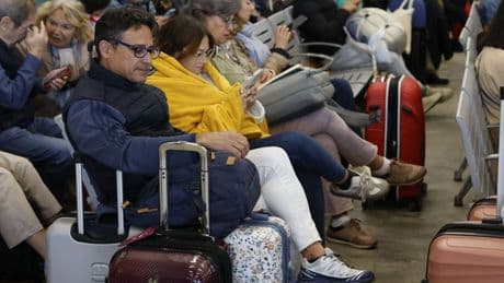 "Soy funcionario y me voy a otra comunidad porque el sueldo no me da para vivir aquí"