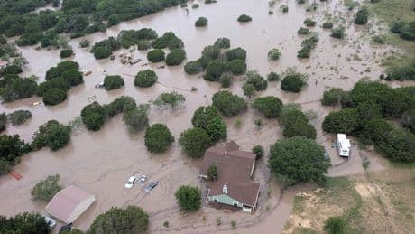 Texas'taki selde hayatını kaybedenlerin sayısı 82'ye yükseldi