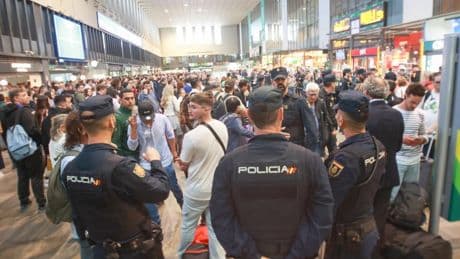 Españoles, el PP quiere que os pongáis como una hidra